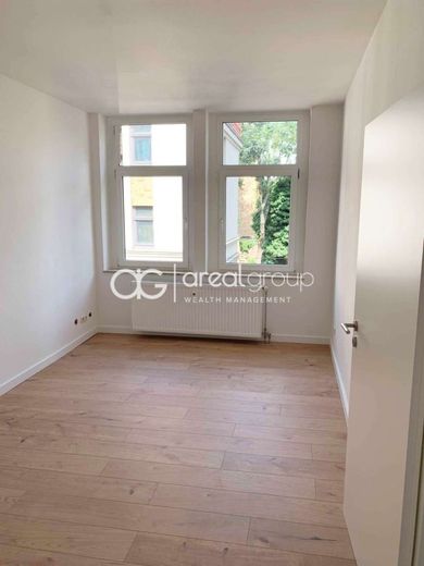 Provisionsfrei: Repräsentatives Wohn- und Geschäftshaus in sehr guter Lage in Giebichenstein – WE_Zimmer