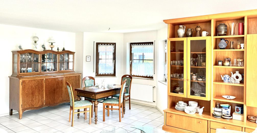 großzügiger Essbereich