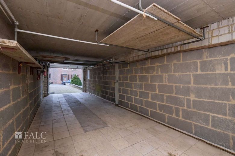 Alles unter einem Dach - Einfamilienhaus oder Mehrgenerationen? – Geräumige Garage
