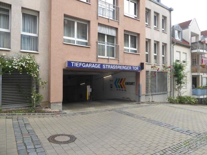 Tiefgaragenstellplatz im Zentrum von Plauen – Foto 1