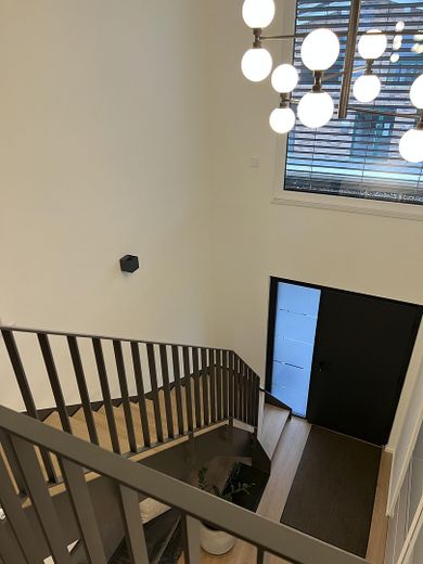 Modernes Einfamilienhaus mit großem Garten – Galerie