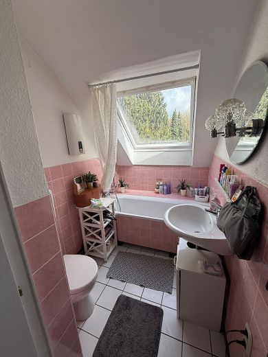 Spacious, high-quality modernized 3-room apartment with new bathroom in a quiet – Foto 7