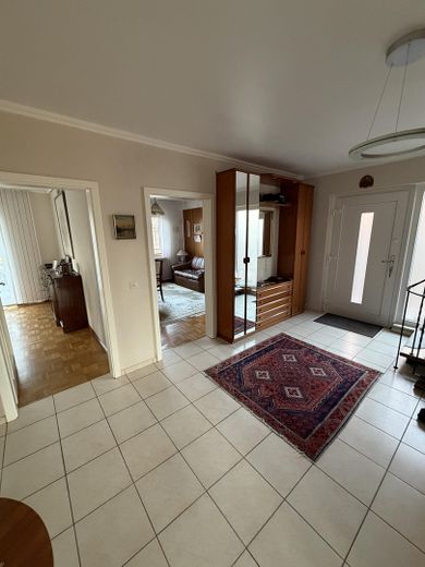 Provisionsfrei: Freistehendes Einfamilienhaus mit 154 m² Wohnfläche und Wintergarten in Reinbek – Flur EG