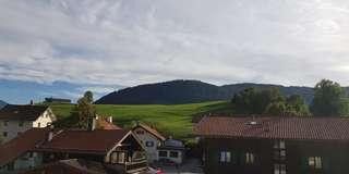 Südbalkon mit Bergblick