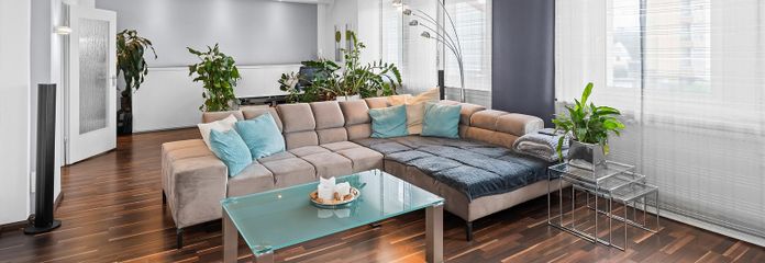 Appartement moderne de 2,5 pièces à Großreuth bei Schweinau avec cuisine équipée et garage – Wohn- und Esszimmer