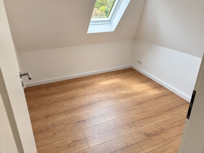 Schledehausen-3-Zimmer Dachgeschosswohnung 2.OG – Büro