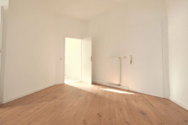***Großzügige 2-Zimmer-Wohnung mit großem Flur und hellen Räumen in Zwickau***