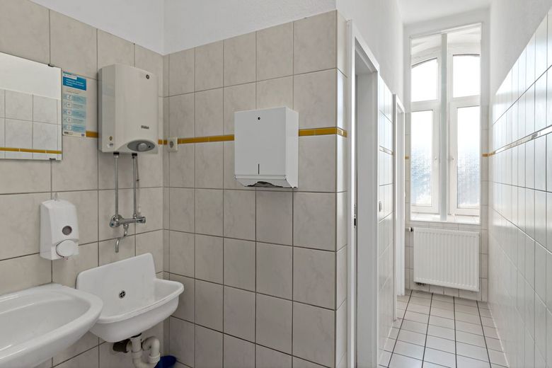 Historisches Gewerbeobjekt mit vielseitigen Nutzungsmöglichkeiten in Könnern – WC 1