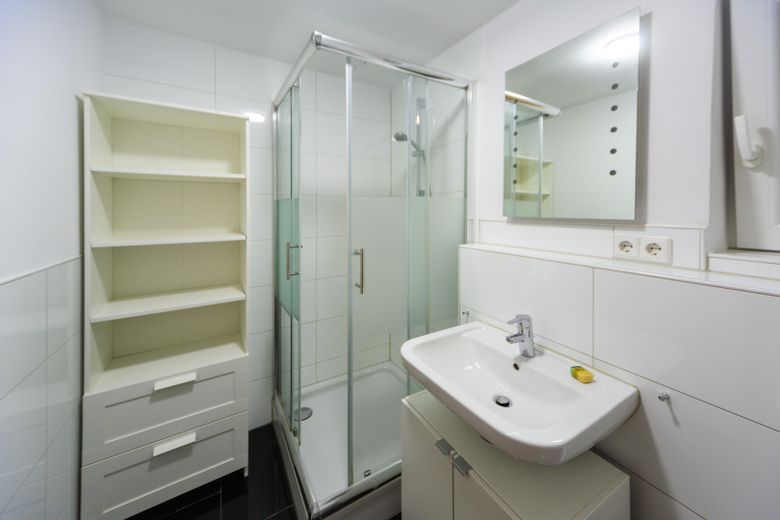 TOP renovierte 3-Zimmer-Wohnung in Bosch-Nähe – Badezimmer