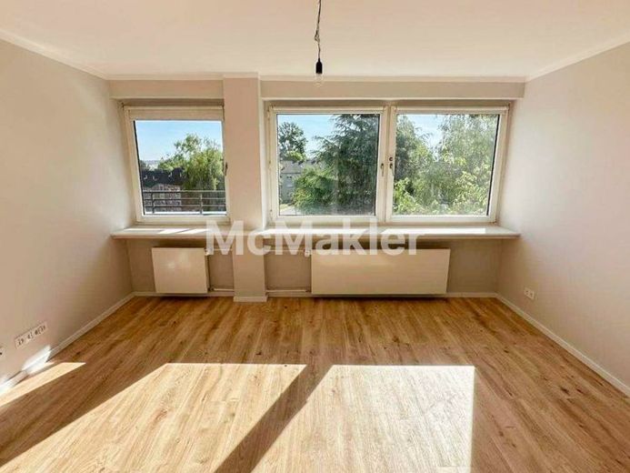 Renovated 1-room apartment in a quiet location in Mülheim an der Ruhr – Photo 1