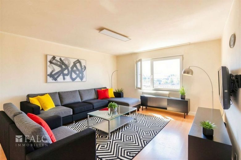 Stadtleben mit Charme - Eigentumswohnung in Düsseldorf-Unterbilk – Wohnzimmer - (KI generiert)