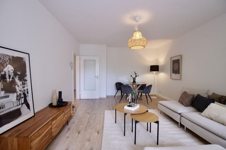 Charmant 3-kamerappartement met balkon – pas gerenoveerd, 68 m² – Wohnzimmer