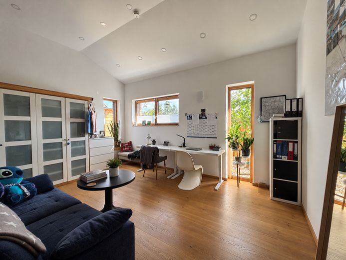 Bungalow de 4 habitaciones: el estilo de vida mediterráneo se combina con un confort residencial atemporal – Zimmer 2 zur freien Gestaltung