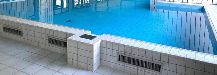 Heller Innenpool