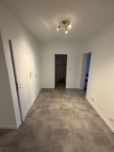 Schöne gepflegte helle Wohnung im 2.Obergeschoss – Flur