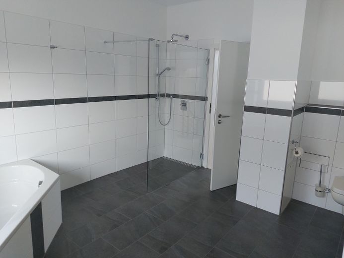 Langen - Moderne Maisonette im Herzen der Altstadt – Bad DG