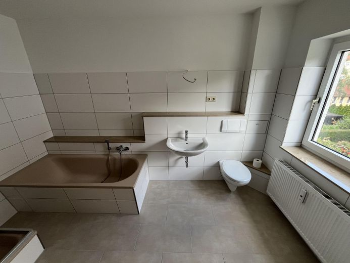 Erstbezug nach Renovierung - Helle und geräumige 3-RW mit Dusche und Badewanne – फोटो 7