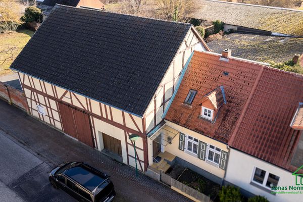 Einfamilienhaus mit Scheune und Garten für den Käufer provisionsfrei