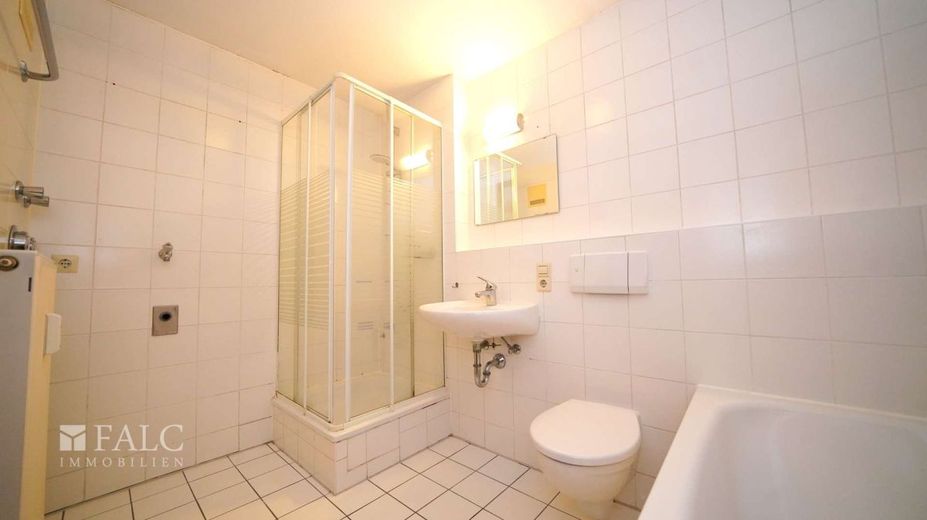 *Leerstehend* 3-Zimmer-Wohnung in Best-Lage! Hochschule &amp; City ganz in der Nähe! - FALC Immobilien – Großzügiges Bad Org.