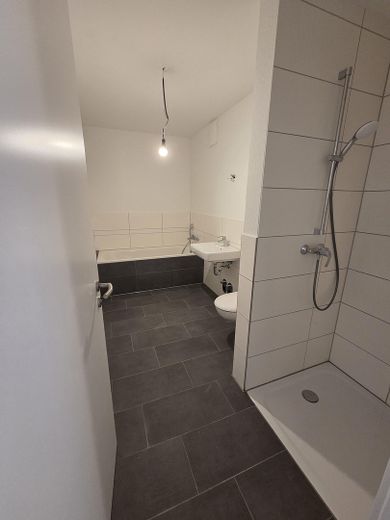 Exklusives Penthouse mit 4 Zimmern und Dachterrasse in Maintal | Neubau Erstbezug – Badezimmer