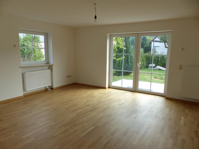 Nun noch Günstiger  Traum- Eigentumswohnung, EG, 5 Zimmer, 2 Bäder, Terrasse,  Garten, Einzelgarage, – Wohnzummer