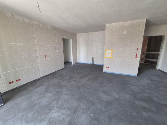 Wohnung im Bau, stadtnah im Hafenquartier Graf Bismark mit Balkon am Yachthafen/Kanal für 2 Personen – Wohn-Küchenbereich Whg. 27