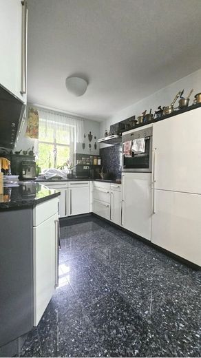*** Rodziny uwaga *** Przytulne 4-pokojowe mieszkanie w Kleinhadern – Einbauküche