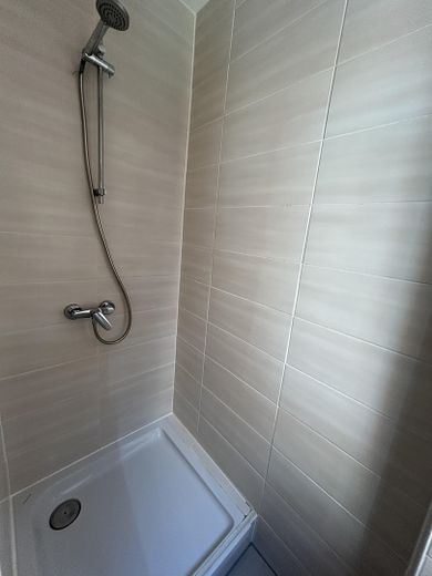 3-room apartment at Reil-Eck in Halle – Bad mit Badewanne und Dusche