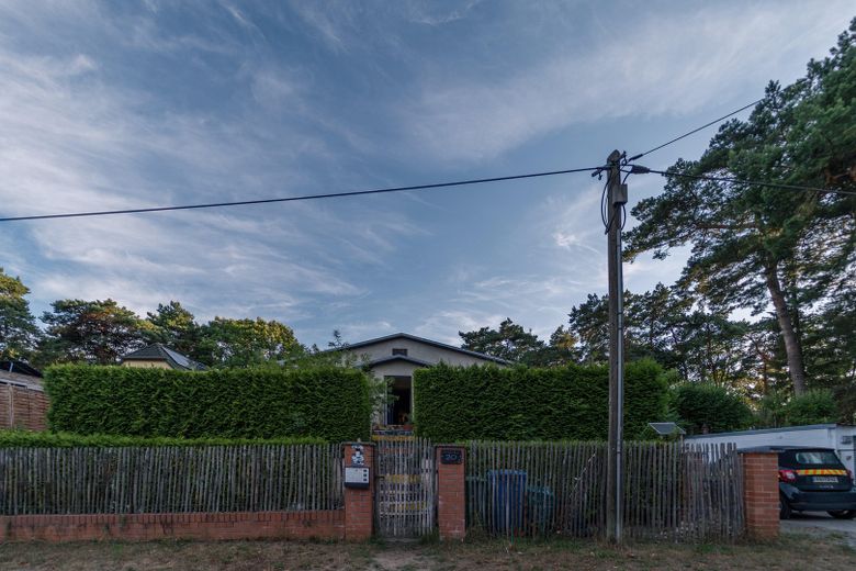 Oasi verde nell’idilliaca Zernsdorf su 1.130 m² con laghetto, sauna e serra – absolute Ruhe mit Blickschutz