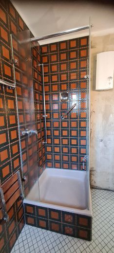 Dusche in Badezimmer 2