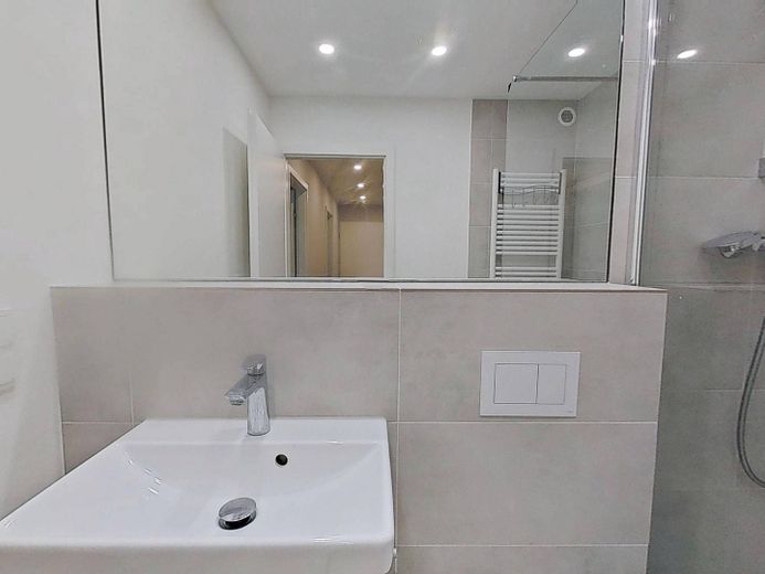 Moderno e luminoso appartamento di 3 locali con BALCONE e cucina componibile – Ansicht II: Bad