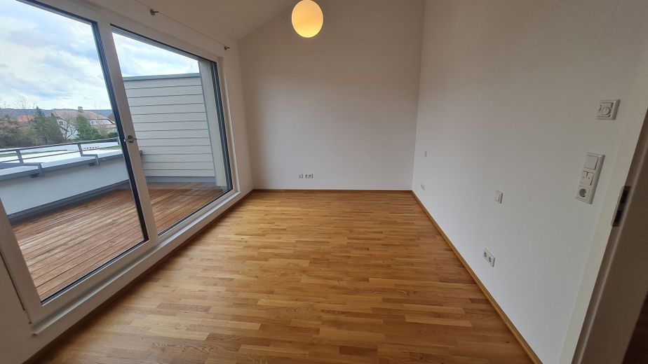 OG Schlafzimmer mit Balkon