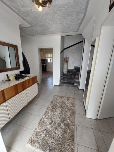 Casa unifamiliare con veranda invernale ;terrazza; giardino e garage.  !!(prezzo trattabile) – Foto 4