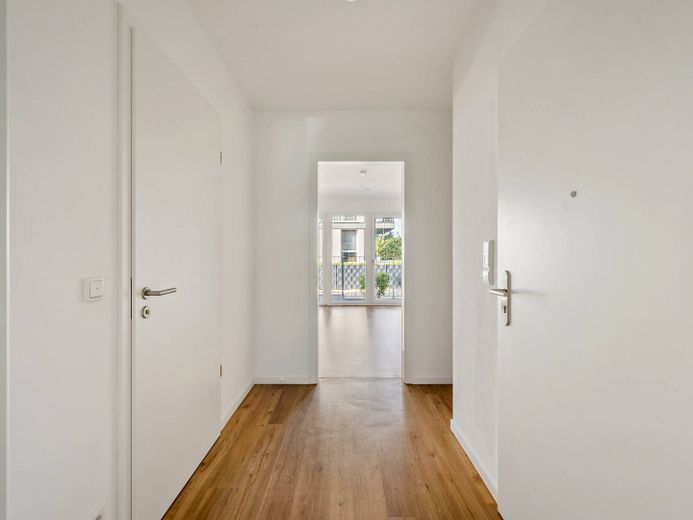 Moderne 3-Zimmer-Wohnung mit Einbauküche und Balkon in Bremen! – Flur
