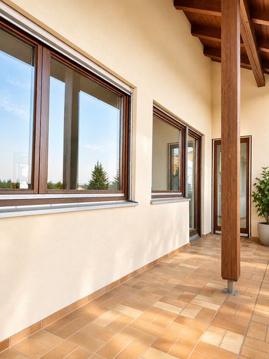 Bahçeli ve çift garajlı müstakil 6 odalı ev – komisyonsuz – Überdachter Balkon