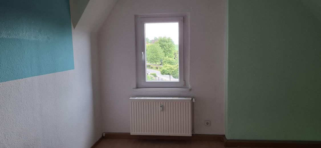4-Raum-DG-Wohnung mit Garage in Kretzschau – Schlafzimmer