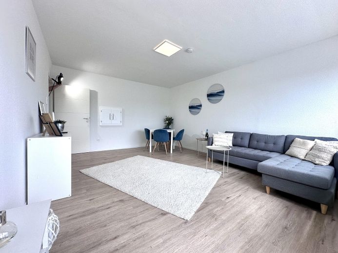 Provisionsfrei: Exklusives Penthouse mit XXL-Dachterrasse und Loggia – Wohnzimmer (2)