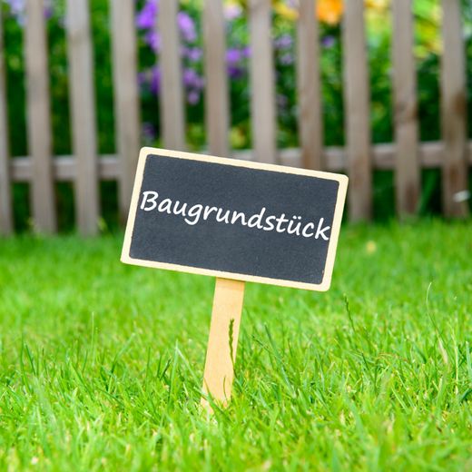 *Großes Baugrundstück mit Baugenehmigung in Unterhofkirchen* – Baugrundstück