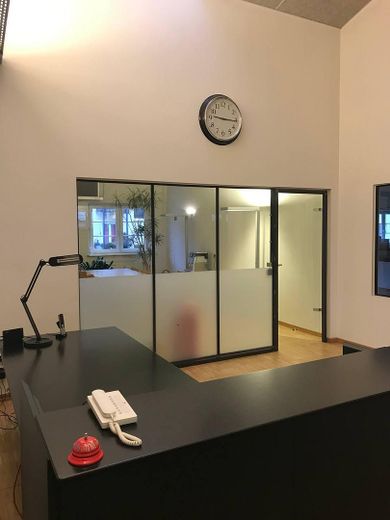 oud huurcontract voor loftkantoor co-working kantoor ter overname, opvolgende huurder Rent-to-Rent – Empfangsbereich