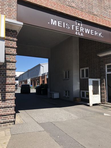 oud huurcontract voor loftkantoor co-working kantoor ter overname, opvolgende huurder Rent-to-Rent – Einfahrt auf den Hof