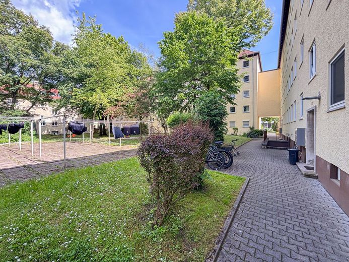 2-Zimmer-Wohnung Mainz-Oberstadt - Uni-Nähe, Balkon, geringes Hausgeld &amp; Entwicklungspotenzial – Innenhof