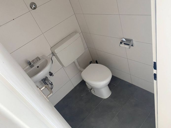 SOMMER, SONNE, SPAREN: Moderne 3-Zimmer-Wohnung mit viel Licht, EBK und sonnigem BALKON – Gäste-WC