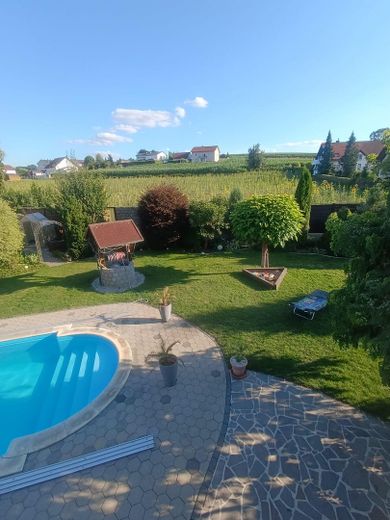 Zweifamilienhaus mit 302 m² Wohnfläche in Wildenberg – Ausblick