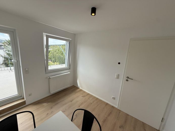 Möbelierte 2 Zimmer Wohnung mit großer Süd-Terrasse – Erstbezug – Foto 4