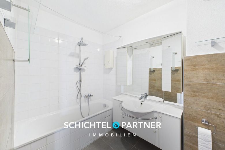 Woltmershausen | Gepflegte &amp; geräumige Etagenwohnung mit Wannenbad &amp; Balkon – S&amp;P | Badezimmer