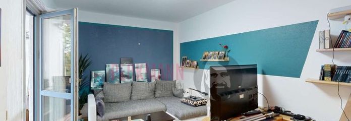 Appartement 1 pièce avec terrasse, libre d’occupation, petit jardin, salle de bains avec fenêtre et place de parking extérieure