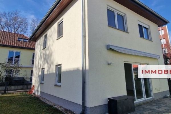 IMMOBERLIN.DE - Wohlfühllage! Zeitgemäßes Energieeffizienz-Einfamilienhaus bei der Havel