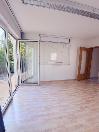 Bürofläche mit 5 Räumen im Gewerbegebiet Schwadermühle in Cadolzburg – ab sofort verfügbar – Raum 4