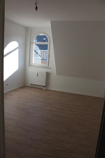 dal 01.12.2026: splendida maisonette di 4,5 locali all’ultimo piano con terrazza – Foto 10