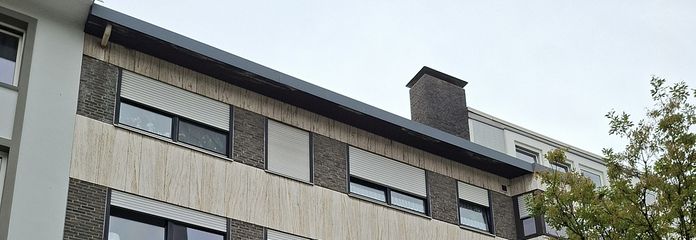 प्रकाशमय 3-कमरे का अपार्टमेंट/पैदल क्षेत्र Hauptstraße/कमीशन-मुक्त – Frontansicht Haus